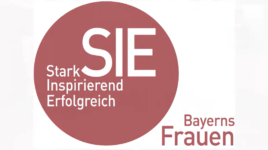 Wie kann das Zusammenleben in einer von Vielfalt geprägten Gesellschaft gelingen? Welche Kraft hat gesellschaftlicher Zusammenhalt? Wie kann Spaltungs- und Radikalisierungstendenzen entgegengewirkt werden? Über diese und weitere Fragen diskutiert Staatsministerin Carolina Trautner mit der Künstlerin und Autorin Mahbuba Maqsoodi. 